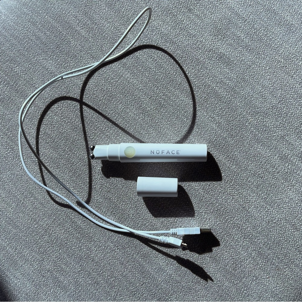 NuFace FIX Line Smoothing Device